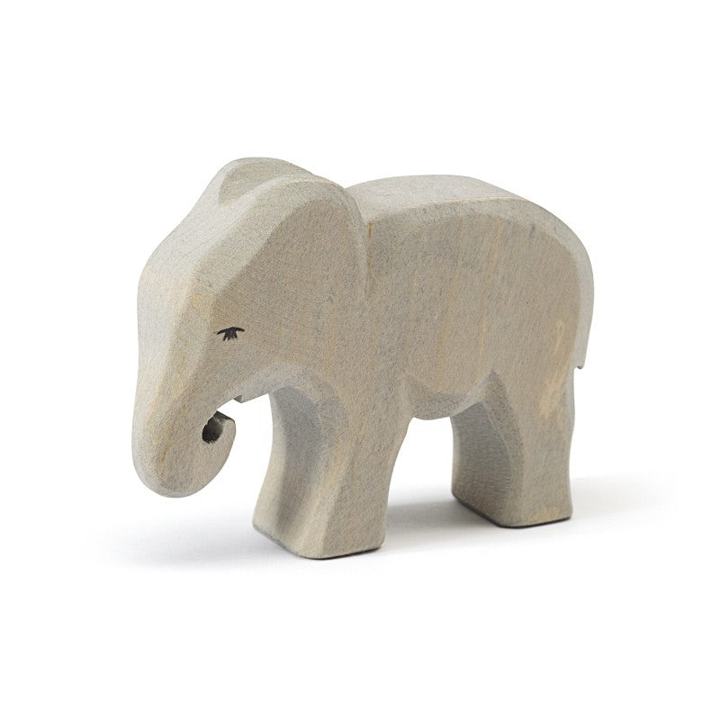 Elephant small eating